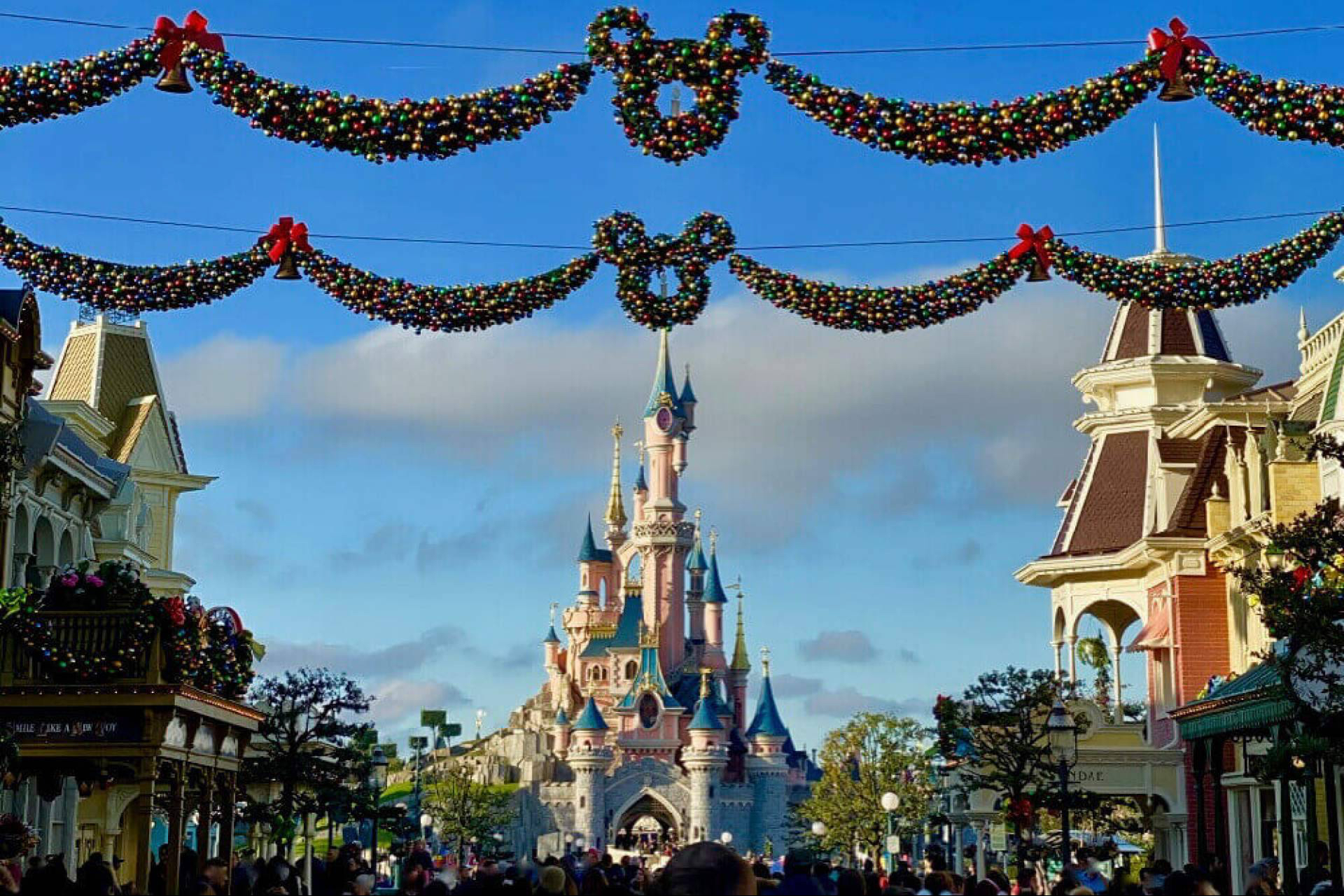 ParqueTemático.net presenta la guía para planificar la mejor visita a Disneyland Paris