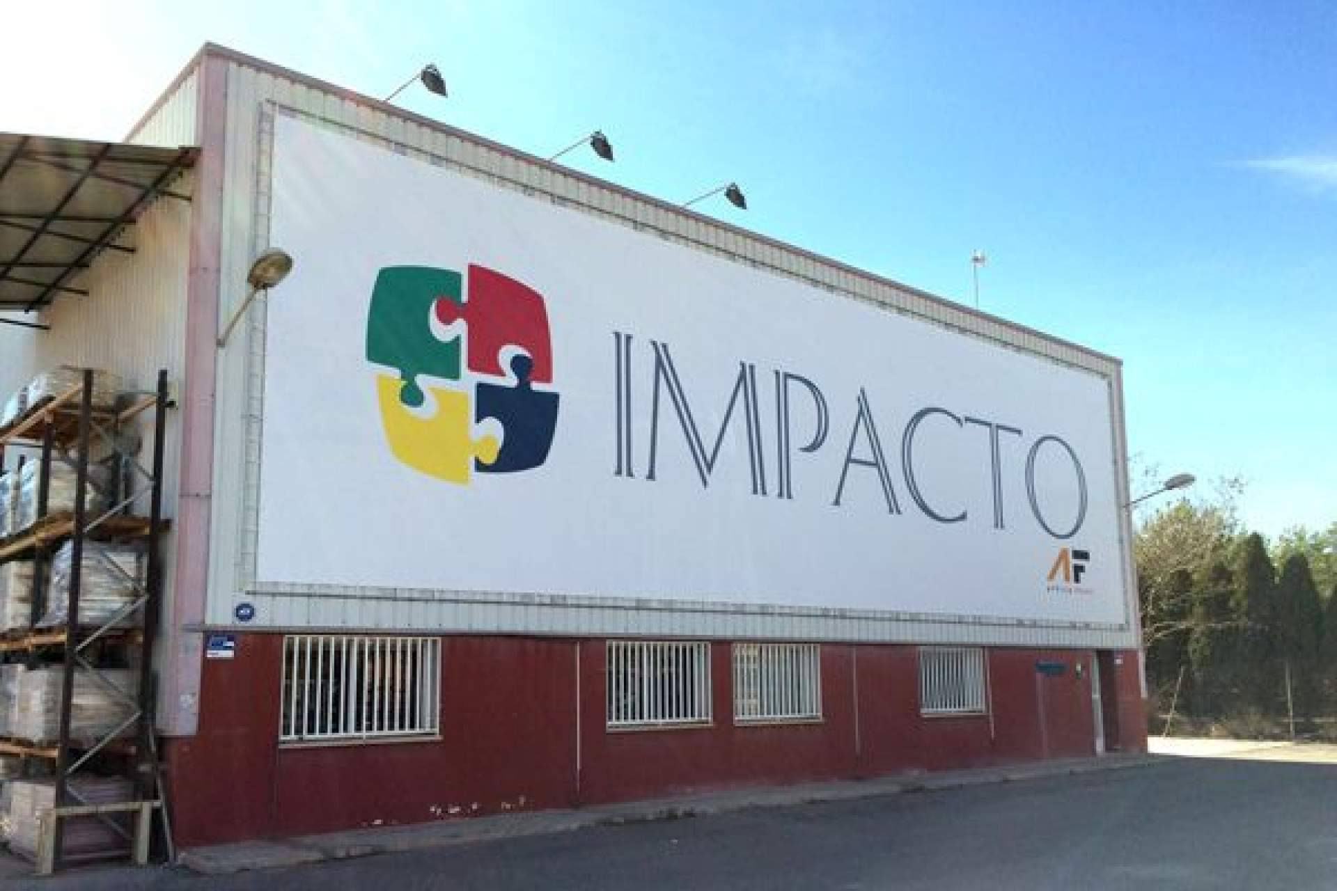Rótulos Cecilio amplía su oferta con lonas de gran formato para publicidad y eventos