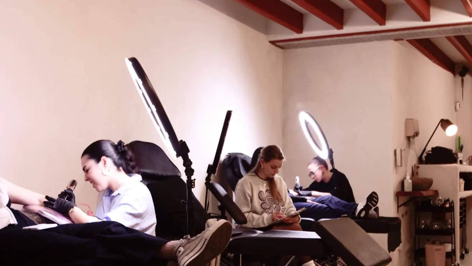 Uffizi Studio; donde la vanguardia del tatuaje de Sevilla convierte ideas en arte